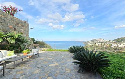 Koyunbaba'da Havuzlu Elit Site İçinde Muhteşem Deniz Manzaralı Satılık Daire