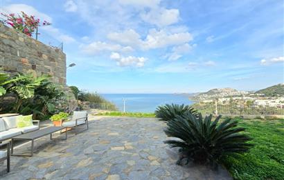 Koyunbaba'da Havuzlu Elit Site İçinde Muhteşem Deniz Manzaralı Satılık Daire