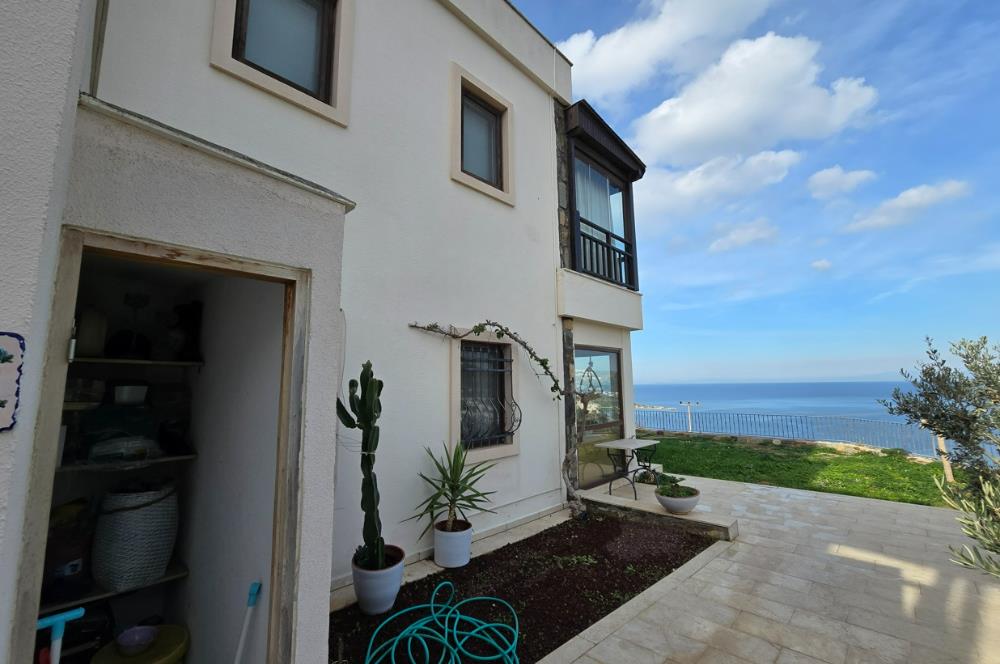 Koyunbaba'da Havuzlu Elit Site İçinde Muhteşem Deniz Manzaralı Satılık Daire