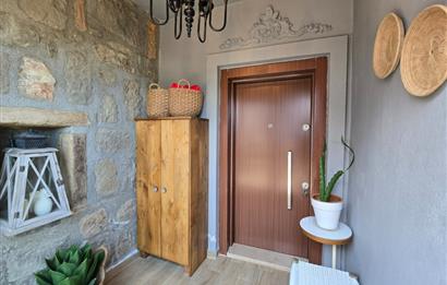 Koyunbaba'da Havuzlu Elit Site İçinde Muhteşem Deniz Manzaralı Satılık Daire