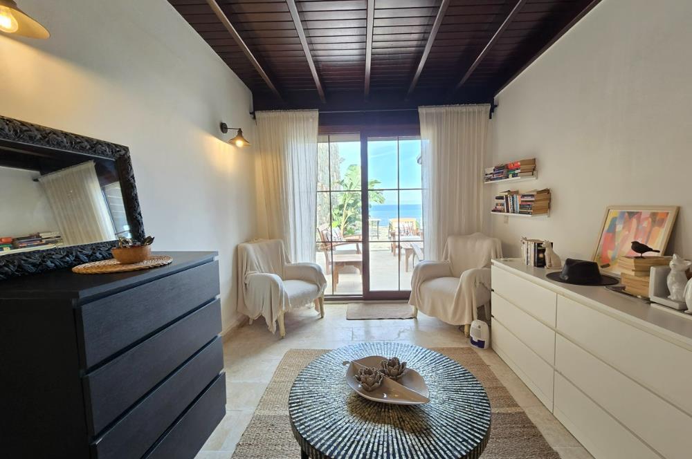 Koyunbaba'da Havuzlu Elit Site İçinde Muhteşem Deniz Manzaralı Satılık Daire