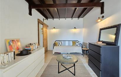 Koyunbaba'da Havuzlu Elit Site İçinde Muhteşem Deniz Manzaralı Satılık Daire