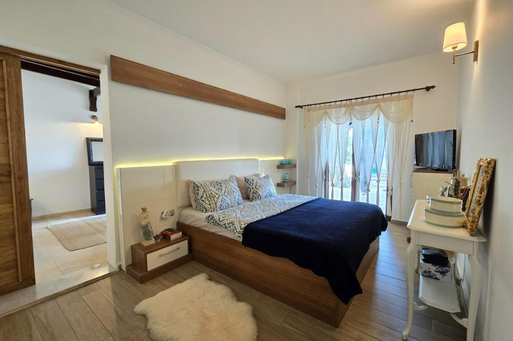 Koyunbaba'da Havuzlu Elit Site İçinde Muhteşem Deniz Manzaralı Satılık Daire