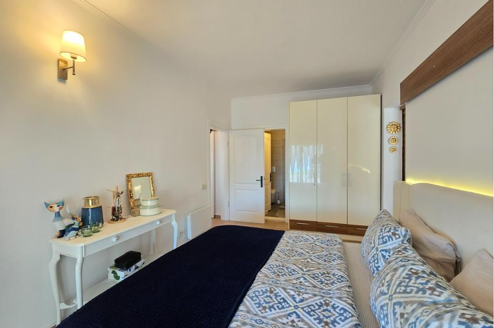 Koyunbaba'da Havuzlu Elit Site İçinde Muhteşem Deniz Manzaralı Satılık Daire