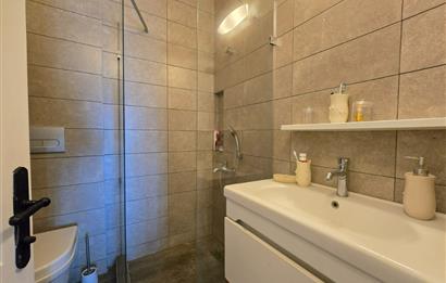 Koyunbaba'da Havuzlu Elit Site İçinde Muhteşem Deniz Manzaralı Satılık Daire