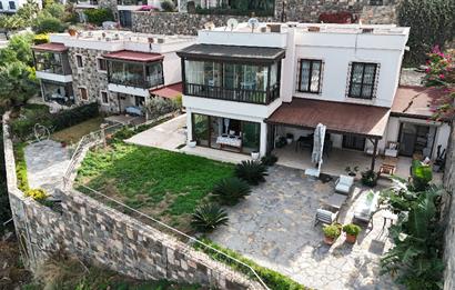 Koyunbaba'da Havuzlu Elit Site İçinde Muhteşem Deniz Manzaralı Satılık Daire