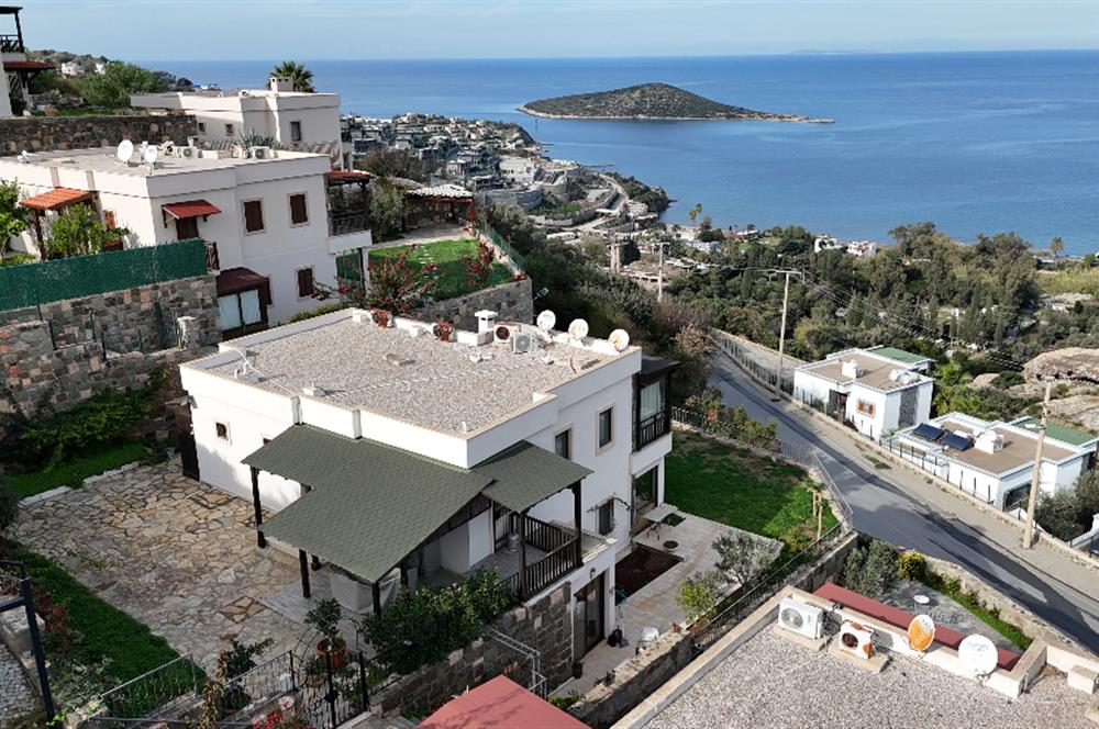 Koyunbaba'da Havuzlu Elit Site İçinde Muhteşem Deniz Manzaralı Satılık Daire