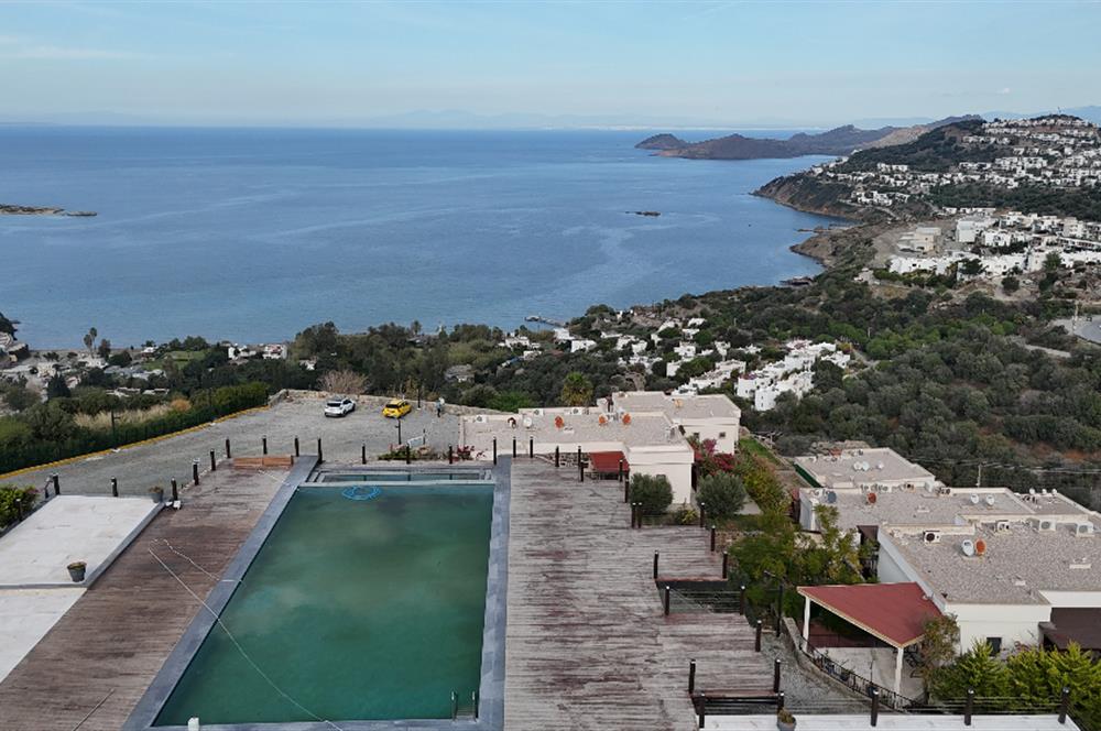 Koyunbaba'da Havuzlu Elit Site İçinde Muhteşem Deniz Manzaralı Satılık Daire