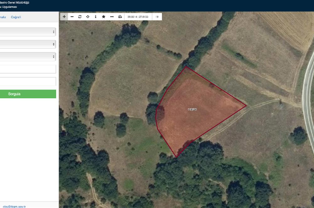 BALIKESİR ARMUTALAN'DA YOL CEPHELİ YATIRIMLIK TARLA C21 BAL