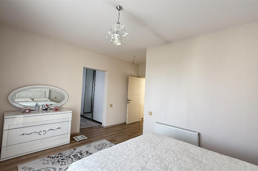 GÖLBAŞI BAHÇELİEVLER'DE GÜLKENT GÖL VİLLARIN'DA SATILIK VİLLA