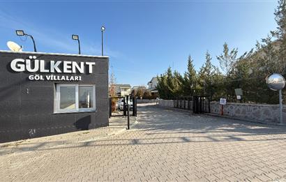 GÖLBAŞI BAHÇELİEVLER'DE GÜLKENT GÖL VİLLARIN'DA SATILIK VİLLA