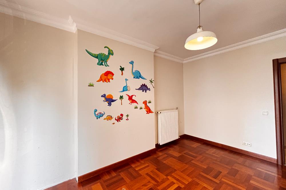 SUADİYE BAĞDAT CADDESİ VE MARMARAY YAKININDA SATILIK DAİRE