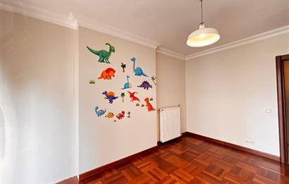 SUADİYE BAĞDAT CADDESİ VE MARMARAY YAKININDA SATILIK DAİRE