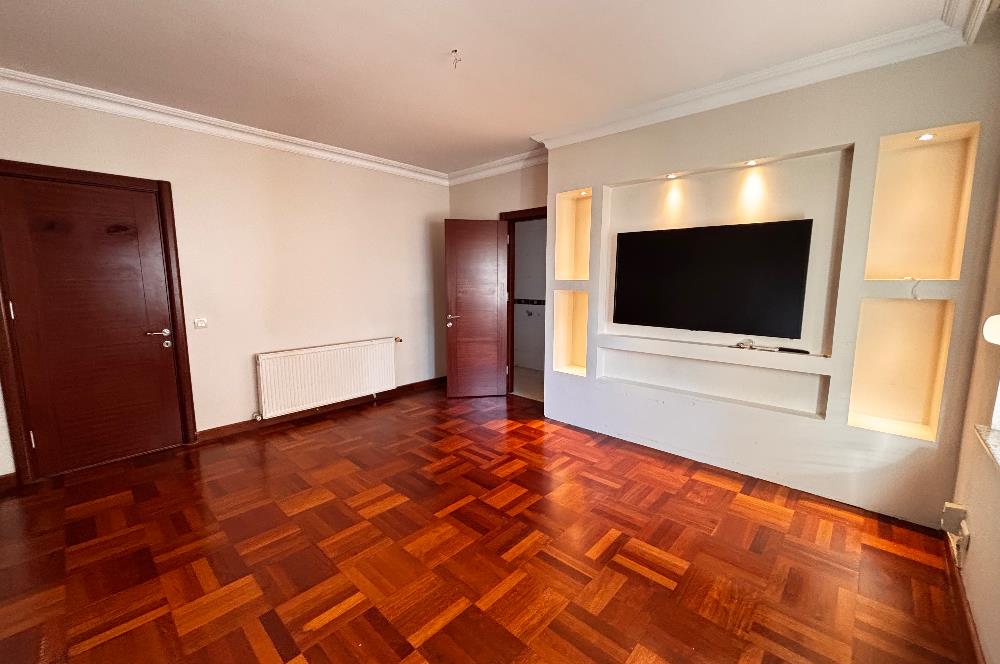 SUADİYE BAĞDAT CADDESİ VE MARMARAY YAKININDA SATILIK DAİRE