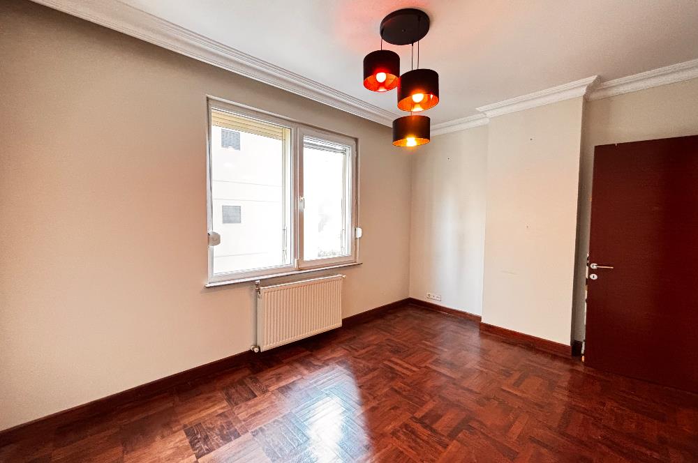 SUADİYE BAĞDAT CADDESİ VE MARMARAY YAKININDA SATILIK DAİRE