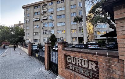 ALTUNİZADE MÜKEMMEL LOKASYONDA GURUR SİTESİ KİRALIK 3+1