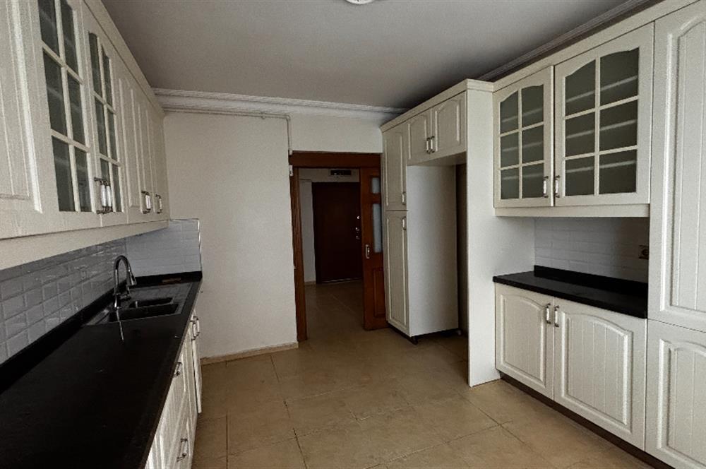 ÜMRANİYE ESENEVLER MAHALLESİNDE 160 M2 4+1 KİRALIK DAİRE