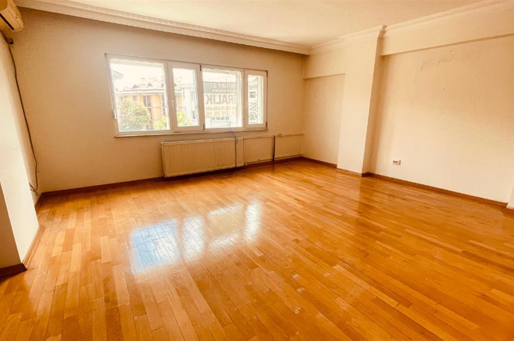 ALTUNİZADE MÜKEMMEL LOKASYONDA GURUR SİTESİ KİRALIK 3+1