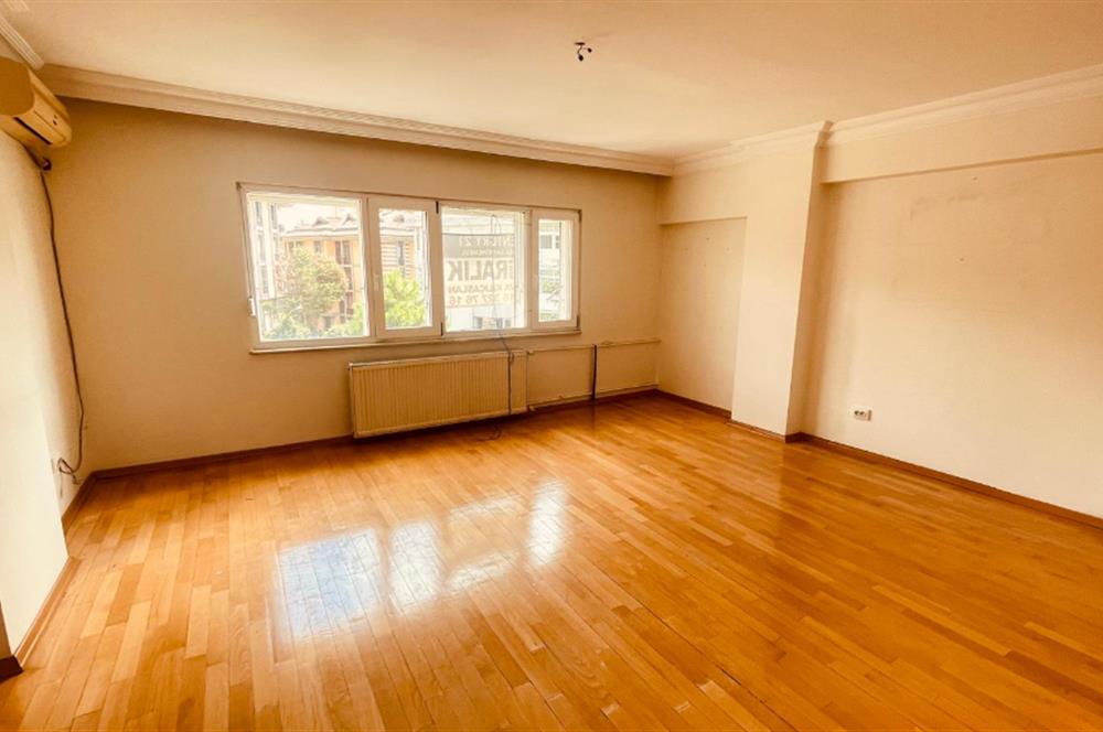 ALTUNİZADE MÜKEMMEL LOKASYONDA GURUR SİTESİ KİRALIK 3+1