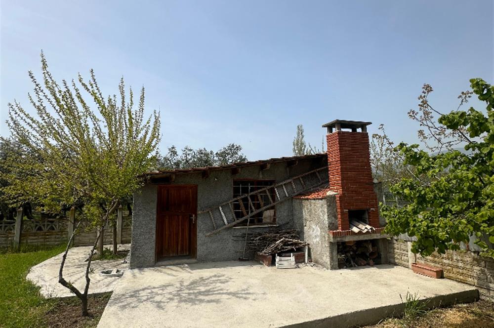 Erdek Sahil Mahallesinde -1500 m² Bahçeli- 5+1 Müstakil Villa