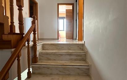 Erdek Sahil Mahallesinde -1500 m² Bahçeli- 5+1 Müstakil Villa