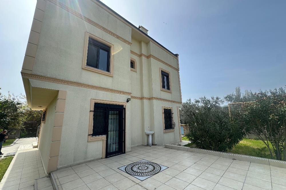 Erdek Sahil Mahallesinde -1500 m² Bahçeli- 5+1 Müstakil Villa