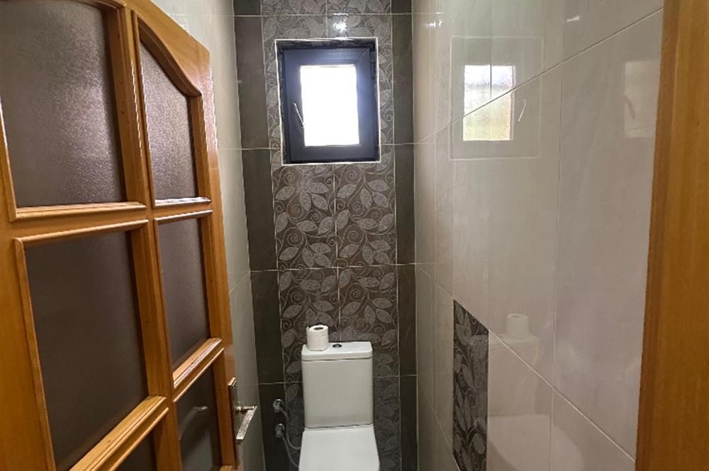 Erdek Sahil Mahallesinde -1500 m² Bahçeli- 5+1 Müstakil Villa