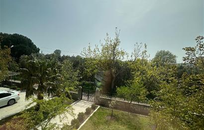 Erdek Sahil Mahallesinde -1500 m² Bahçeli- 5+1 Müstakil Villa