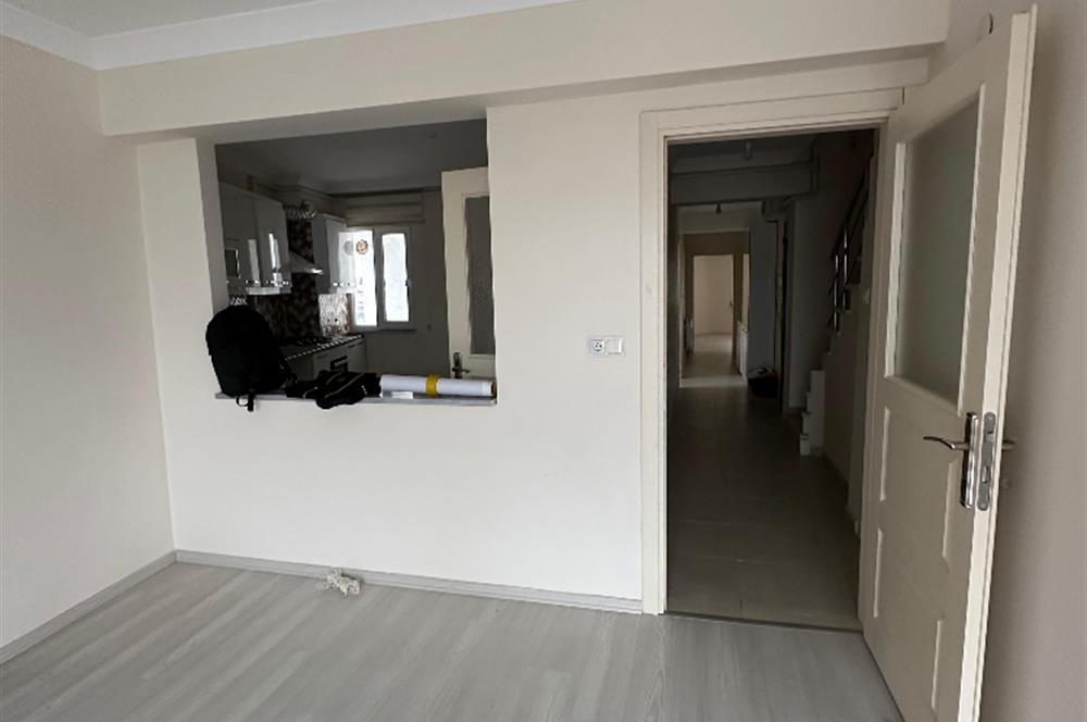 Alaettin Mahallesi'nde 4+1 Deniz Manzaralı Dubleks