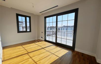 EMLAK KONUT ÇINARKÖYDE KİRALIK D TİPİ 4+1+1(HİZM.ODASI) VİLLA