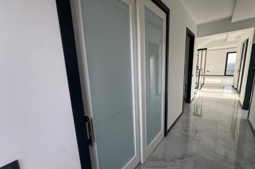 BAĞLUM’DA İSKANLI 7+1 LÜKS İKİZ VİLLA – 600 M² ARSA PAYI – 425 M² KULLANIM