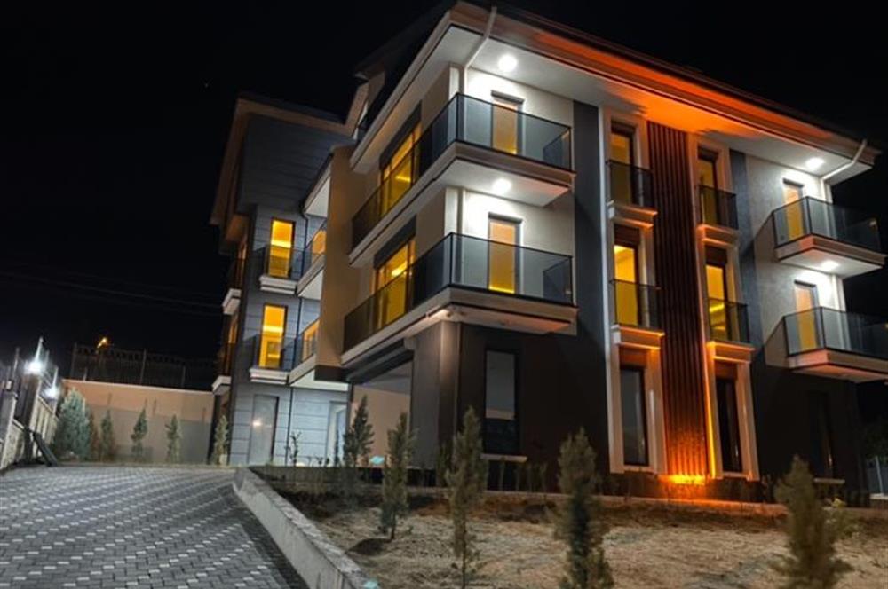 BAĞLUM SATILIK LÜKS İKİZ VİLLA – 7+1 – 425 M² 