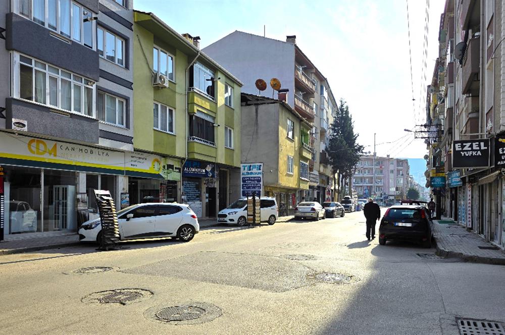 C21 Cius; İşlek Caddeye Cephe Satılık Dükkan