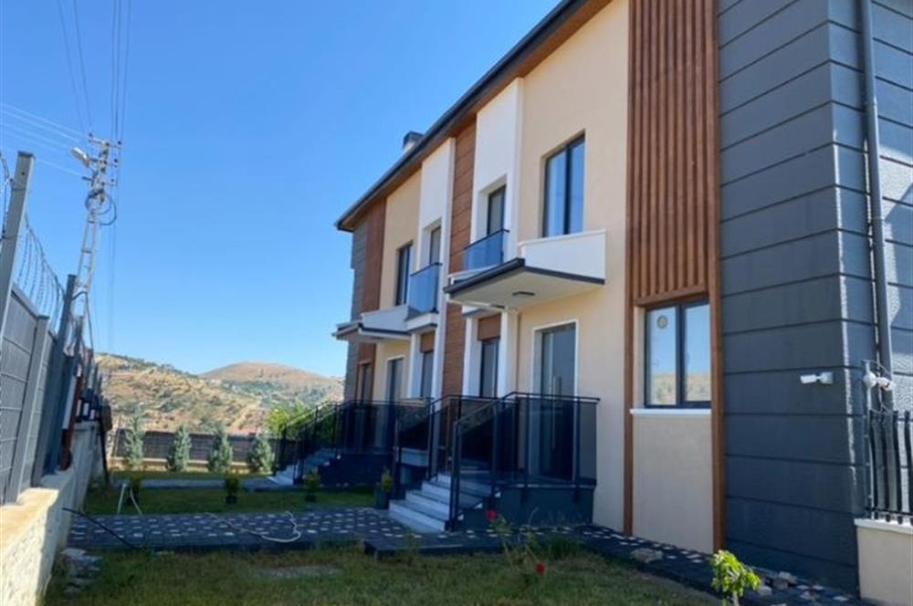 BAĞLUM SATILIK LÜKS İKİZ VİLLA – 7+1 – 425 M² 