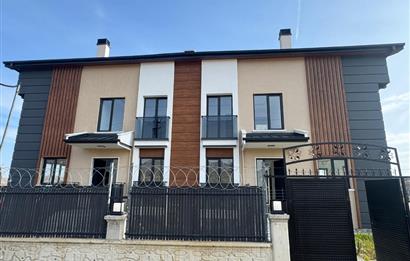 BAĞLUM’DA İSKANLI 7+1 LÜKS İKİZ VİLLA – 600 M² ARSA PAYI – 425 M² KULLANIM