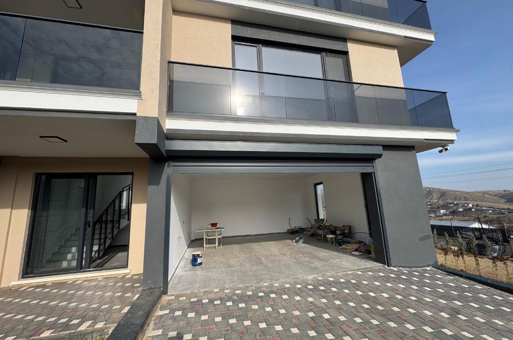 BAĞLUM’DA İSKANLI 7+1 LÜKS İKİZ VİLLA – 600 M² ARSA PAYI – 425 M² KULLANIM