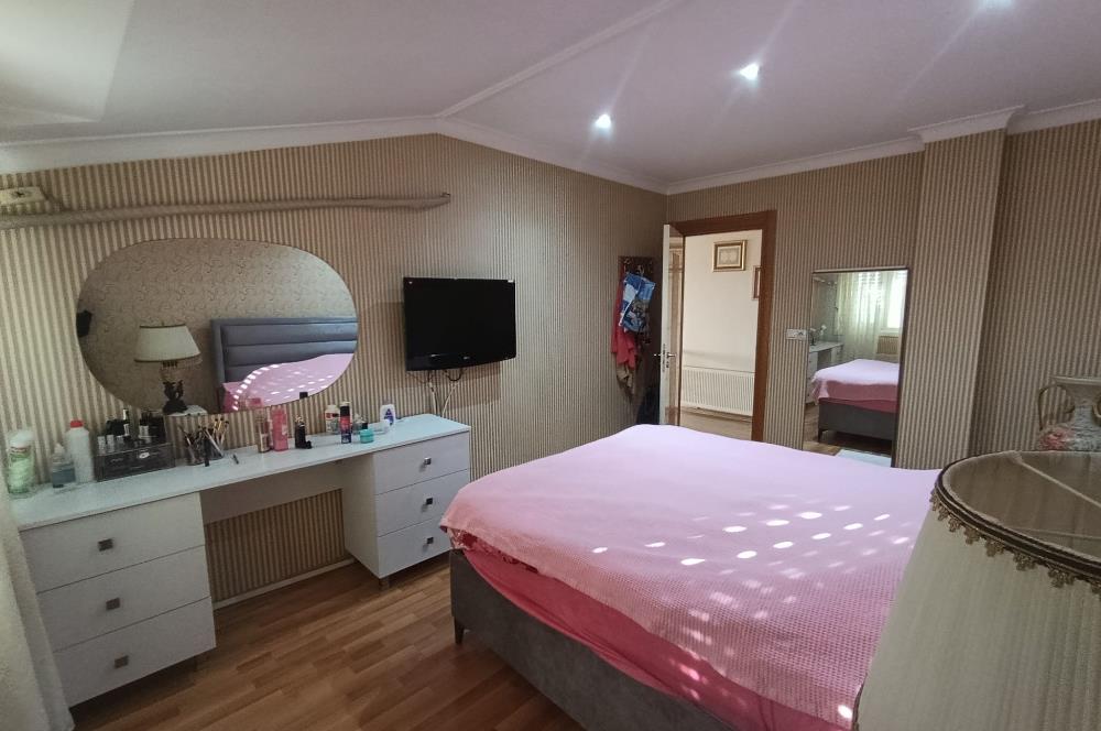 Büyükçekmece’de Deniz ve Göl Manzaralı Dubleks Daire