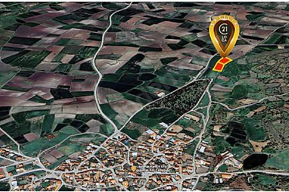 C21 LOCA'DAN FIRSAT 5562 M2 KÖYE 500 METRE TARLA 
