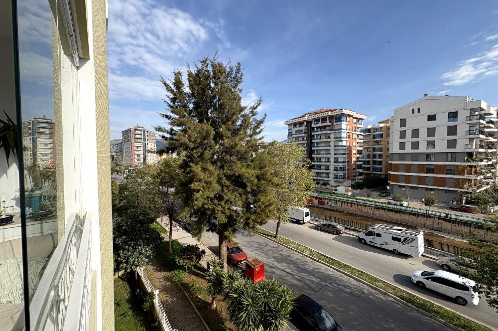 BOSTANLI NAZAN ÖNCEL CADDESİNDE (SİM 3 BLOK) 3+1 SATILIK DAİRE Favorilerime Ekle Yazdır Facebook ile paylaş