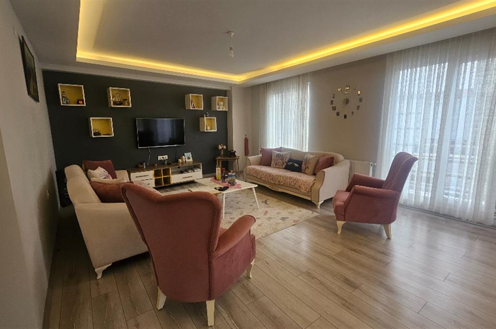 Cumhuriyet Mahallesinde 143 m² Ferah 3+1 – Sahile 5 dk, Karayoluna 1 dk!