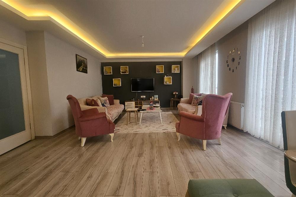 Cumhuriyet Mahallesinde 143 m² Ferah 3+1 – Sahile 5 dk, Karayoluna 1 dk!