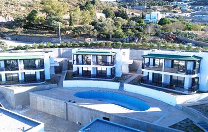 Bodrum Turgutreis'te Satılık Havuzlu Sitede Ferah 2+1 Daireler