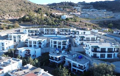 Bodrum Turgutreis'te Satılık Havuzlu Sitede Ferah 2+1 Daireler