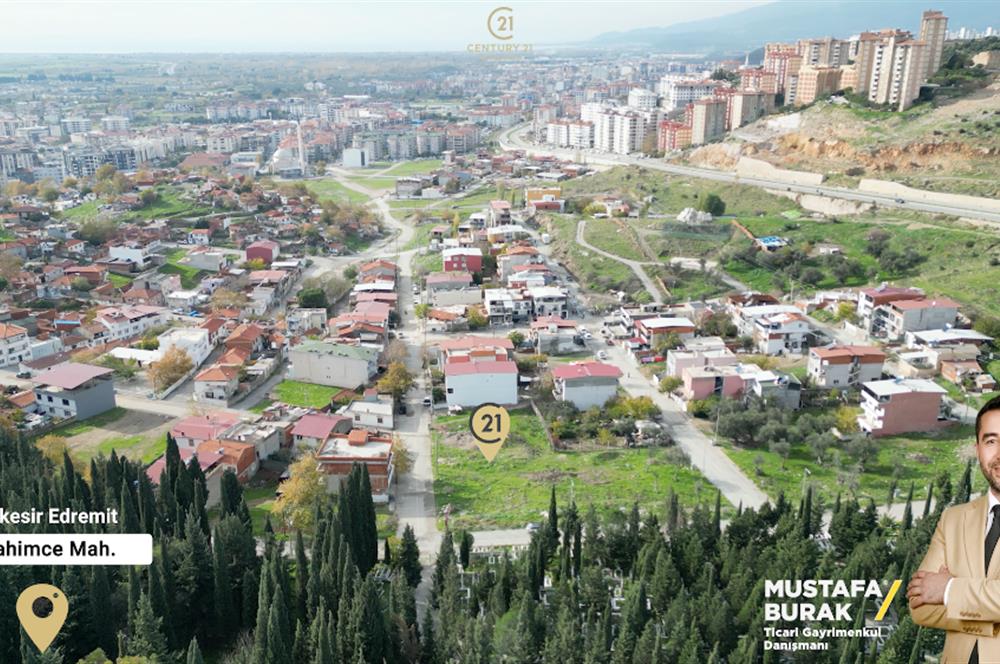 C21 BAL’DAN EDREMİT İBRAHİMCE’DE// YOLA YAKIN 199 m2 ARSA