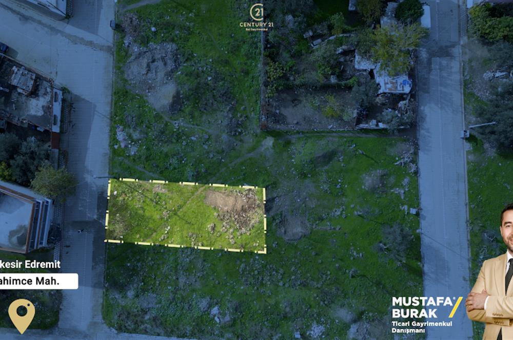 C21 BAL’DAN EDREMİT İBRAHİMCE’DE// YOLA YAKIN 199 m2 ARSA