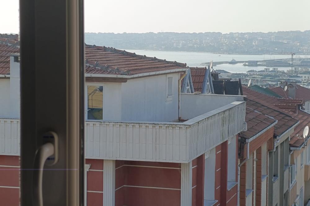 Büyükçekmece’de Deniz ve Göl Manzaralı Dubleks Daire