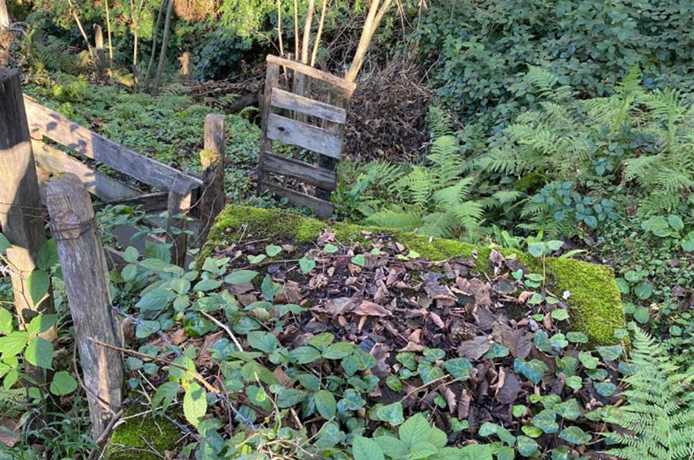 CENTURY 21'DEN PERŞEMBE YENİKÖY'DE DENİZ MANZARALI BAHÇE