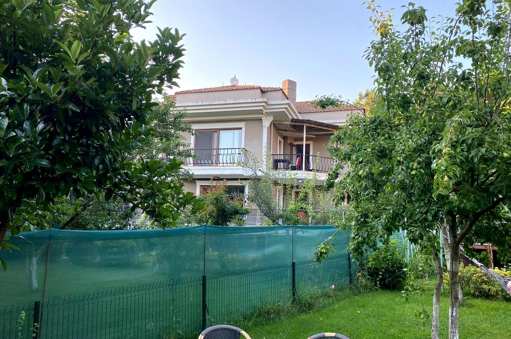 Çekmeköy Merkez Mahallesinde İmarlı Satılık Arsa 