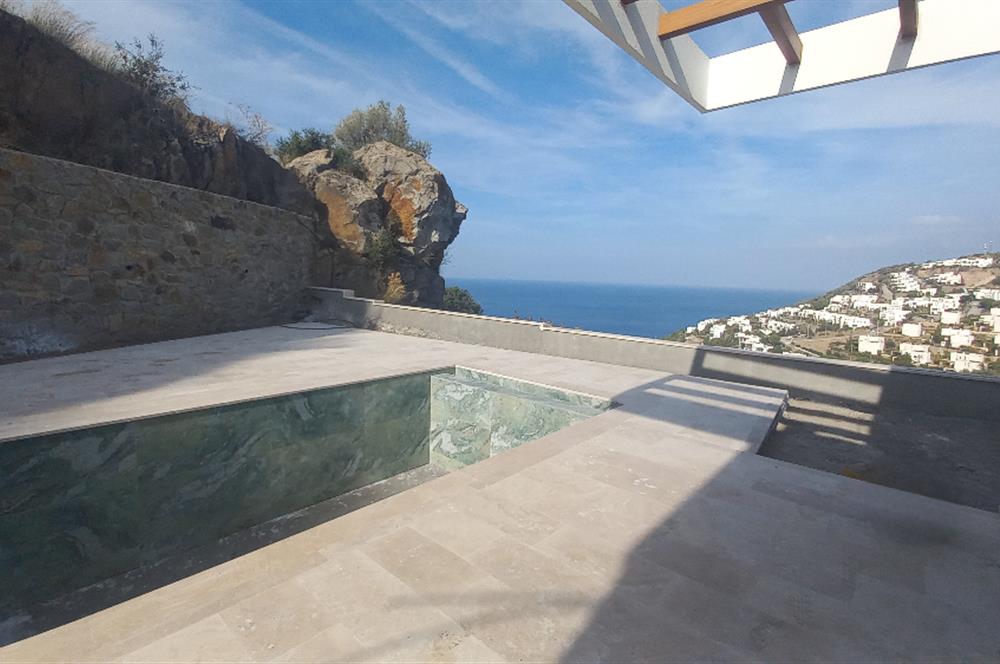 Bodrum Yalıkavak Panaromik deniz manzaralı satılık tek kat sıfır villa