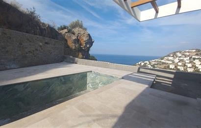 Bodrum Yalıkavak Panaromik deniz manzaralı satılık tek kat sıfır villa